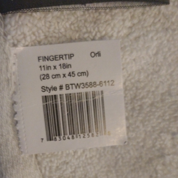 Vince Camuto Soft Cream Fingertip Towel - Picture 5 of 6